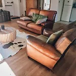 Alojamento de Acomodação e Pequeno-almoço Le Manoir Des Pélies Et D'hôtes De Charme à 6kms De Spa, Piscine, Rivière, Thermes De Cransac