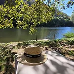 Alojamento de Acomodação e Pequeno-almoço Le Manoir Des Pélies Et D'hôtes De Charme à 6kms De Spa, Piscine, Rivière, Thermes De Cransac Conques
