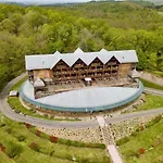 Le Manoir Des Pélies Et D'hôtes De Charme à 6kms De Spa, Piscine, Rivière, Thermes De Cransac Alojamento de Acomodação e Pequeno-almoço