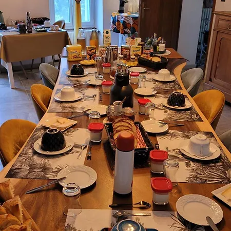 Le Manoir Des Pelies Et D'hotes De Charme A 7kms De Spa, Piscine, Riviere, Thermes De Cransac