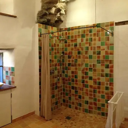 Bed & Breakfast Le Manoir Des Pelies Et D'hotes De Charme A 7kms De Spa, Piscine, Riviere, Thermes De Cransac 3*