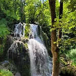 Bed and Breakfast Le Manoir Des Pelies, De Charme, Jacuzzi, Piscine, Riviere