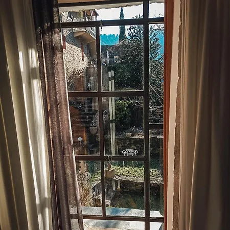 Couette-café Le Manoir Des Pélies Et D'hôtes De Charme à 7kms De Spa, Piscine, Rivière, Thermes De Cransac Conques