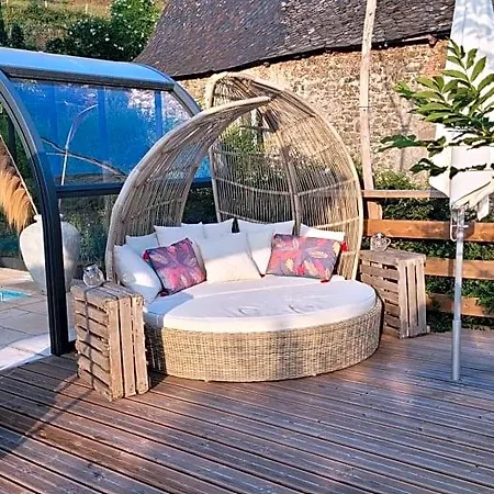 Le Manoir Des Pelies, Maison D'Hotes De Charme, Climatisation, Jacuzzi, Piscine, Riviere, Canoes, Pedalos, Ping-Pong 3*