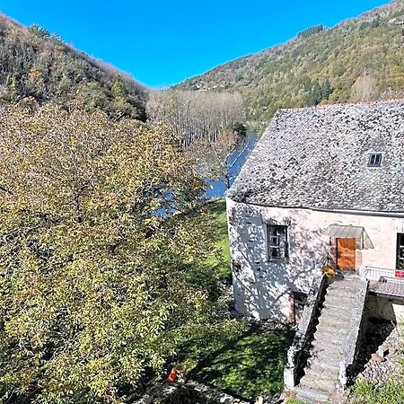 Le Manoir Des Pelies, Maison D'Hotes De Charme, Climatisation, Jacuzzi, Piscine, Riviere, Canoes, Pedalos, Ping-Pong Bed & Breakfast Conques