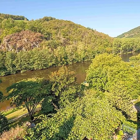 Le Manoir des Pélies, Maison d'hôtes de charme, Jacuzzi, Piscine, Rivière
