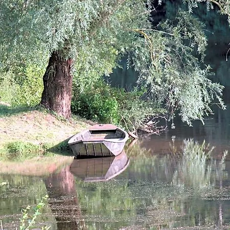 Le Manoir des Pélies, Maison d'hôtes de charme, Jacuzzi, Piscine, Rivière 3*