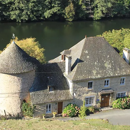 Bed & Breakfast Le Manoir Des Pelies Et D'hotes De Charme A 7kms De Spa, Piscine, Riviere, Thermes De Cransac 3*