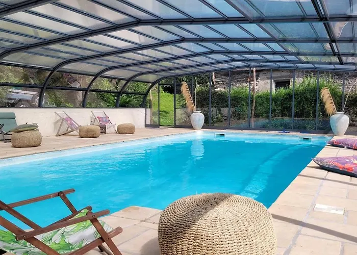 Alojamento de Acomodação e Pequeno-almoço Le Manoir Des Pélies Et D'hôtes De Charme à 7kms De Spa, Piscine, Rivière, Thermes De Cransac Conques