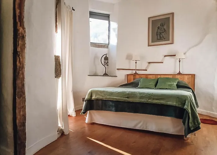 Couette-café Le Manoir Des Pélies Et D'hôtes De Charme à 7kms De Spa, Piscine, Rivière, Thermes De Cransac Conques