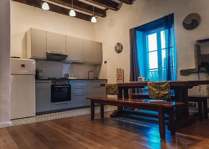 Le Manoir Des Pélies Et D'hôtes De Charme à 7kms De Spa, Piscine, Rivière, Thermes De Cransac Conques