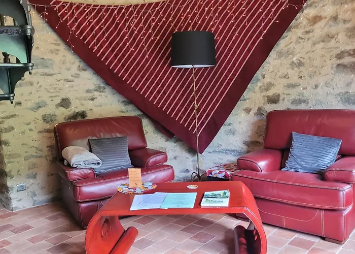 Le Manoir Des Pélies Et D'hôtes De Charme à 7kms De Spa, Piscine, Rivière, Thermes De Cransac Couette-café Conques